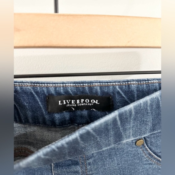 Liverpool Elastic Waist Denim Jeggings Size 8/29 - Picture 5 of 6